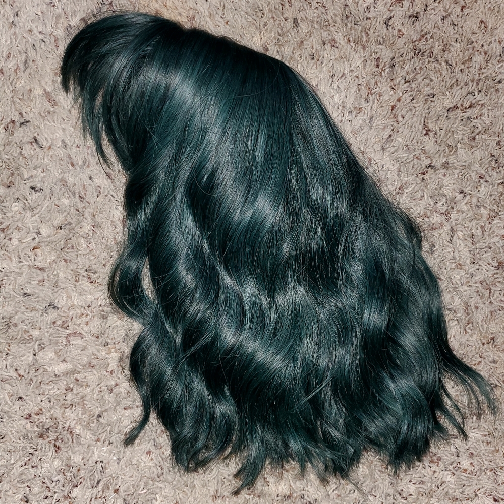 Wig - Picture 2 of 3